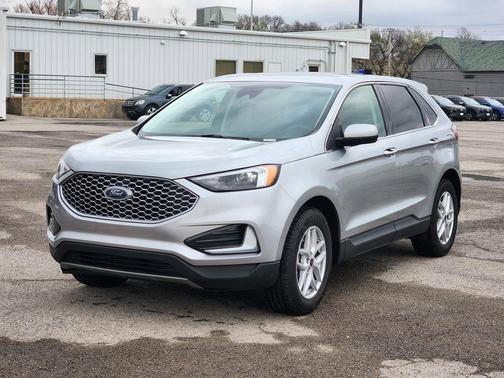 Iconic Silver Metallic 2024 Ford Edge SEL