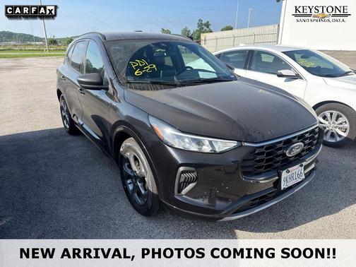 Agate Black Metallic 2024 Ford Escape ST-Line