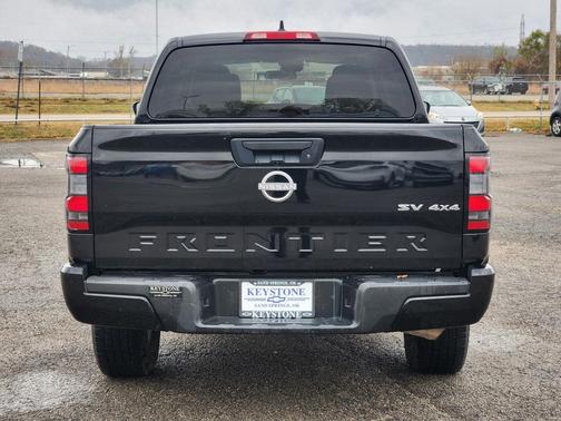 2024 Nissan Frontier SV