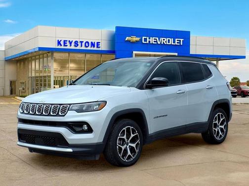 Silver Zynith Metallic Clearcoat 2025 Jeep Compass Limited