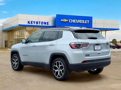 Silver Zynith Metallic Clearcoat 2025 Jeep Compass Limited