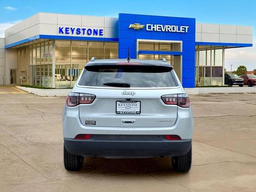 Silver Zynith Metallic Clearcoat 2025 Jeep Compass Limited
