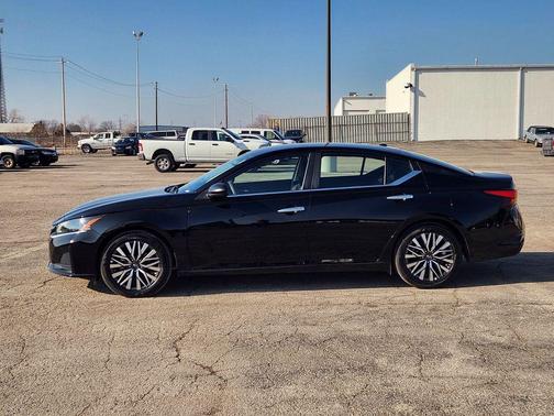 2025 Nissan Altima SV FWD