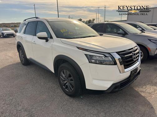 2025 Nissan Pathfinder SV FWD