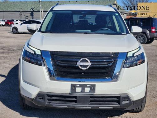 2025 Nissan Pathfinder SV FWD