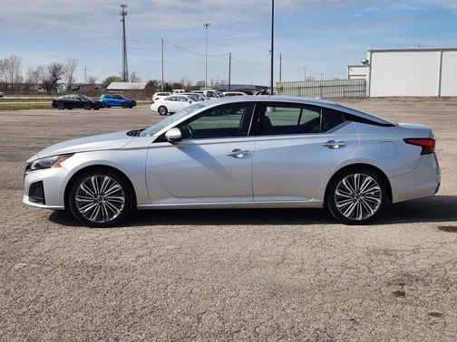 2023 Nissan Altima 2.5 SL