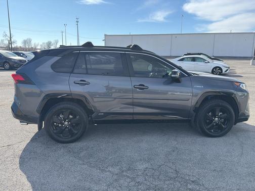 2020 Toyota RAV4 Hybrid SE