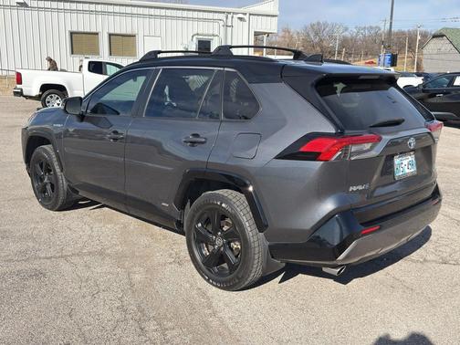 2020 Toyota RAV4 Hybrid SE