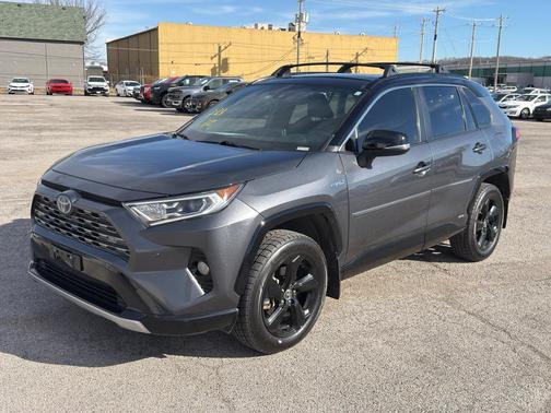 2020 Toyota RAV4 Hybrid SE