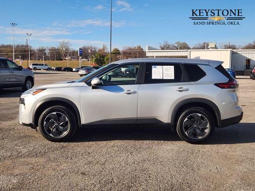 2024 Nissan Rogue SV