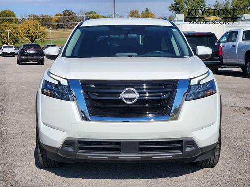2025 Nissan Pathfinder SV 4WD