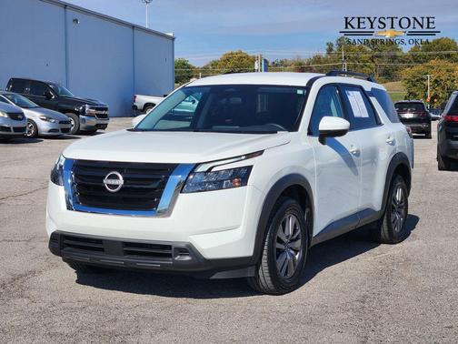 2025 Nissan Pathfinder SV 4WD