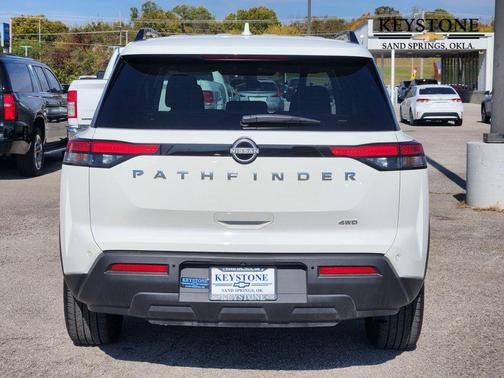 2025 Nissan Pathfinder SV 4WD