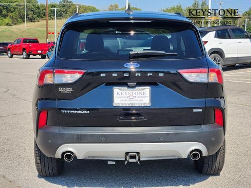 2022 Ford Escape Titanium