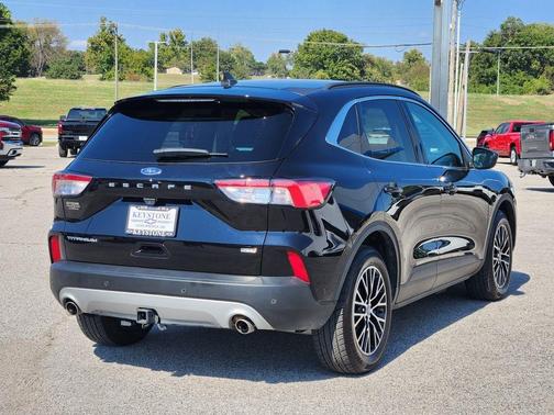 Agate Black Metallic 2022 Ford Escape Titanium