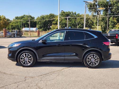 2022 Ford Escape Titanium