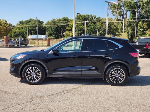 Agate Black Metallic 2022 Ford Escape Titanium