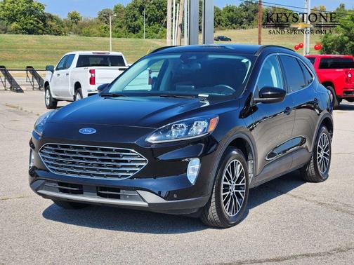 2022 Ford Escape Titanium