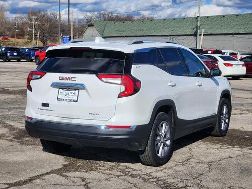 Summit White 2024 GMC Terrain SLT