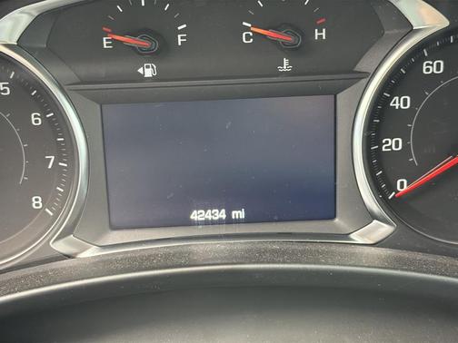 Sterling Gray Metallic 2023 Chevrolet Equinox 1LT