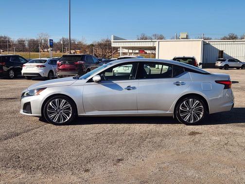 2023 Nissan Altima 2.5 SL