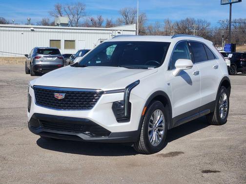 2024 Cadillac XT4 Premium Luxury