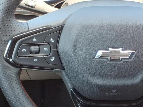 Summit White 2026 Chevrolet Trax FWD 2RS