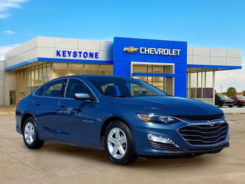 Lakeshore Blue Metallic 2024 Chevrolet Malibu FWD 1LT