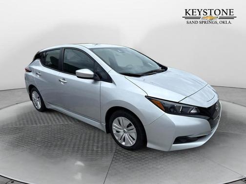 2025 Nissan Leaf S