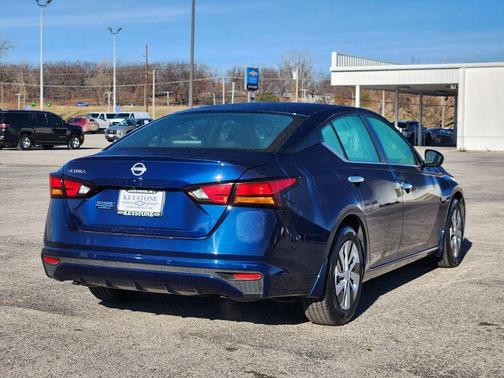 Deep Blue Pearl 2024 Nissan Altima S FWD