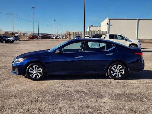 Deep Blue Pearl 2024 Nissan Altima S FWD