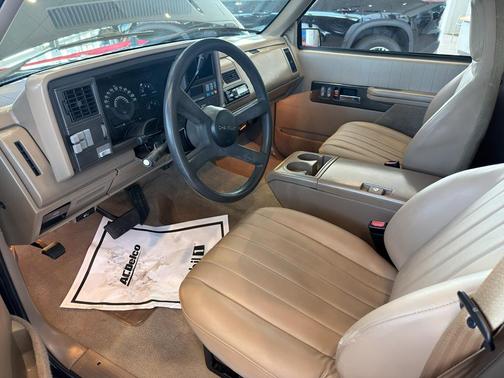 Black 1990 Chevrolet Pickup Truck Base