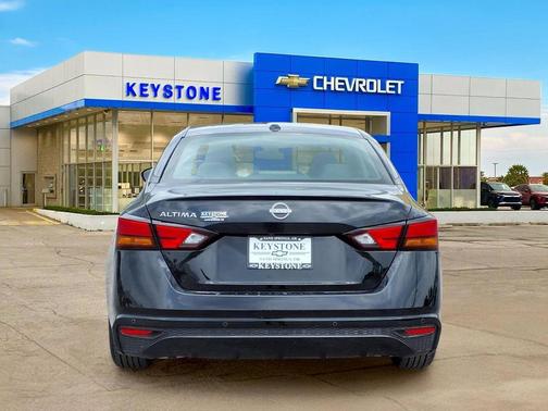 Super Black 2025 Nissan Altima S FWD