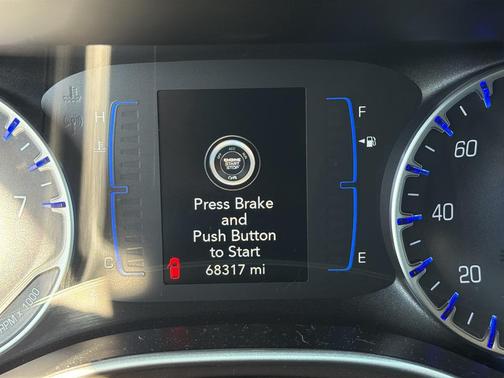 2023 Chrysler Voyager LX