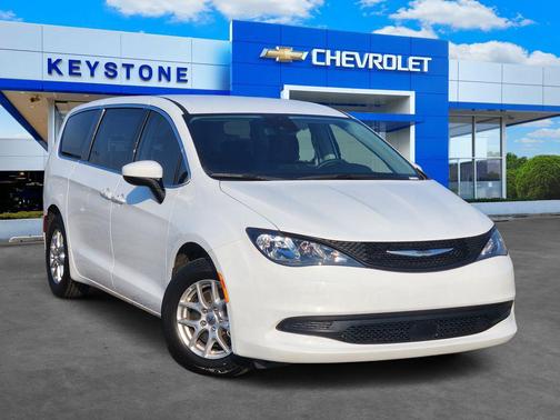 2023 Chrysler Voyager LX