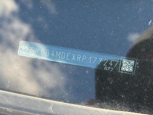 2024 Toyota Corolla LE