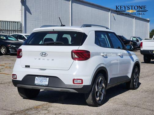 2024 Hyundai VENUE Limited