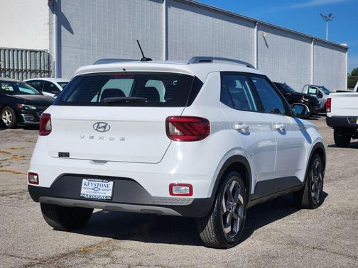 2024 Hyundai VENUE Limited