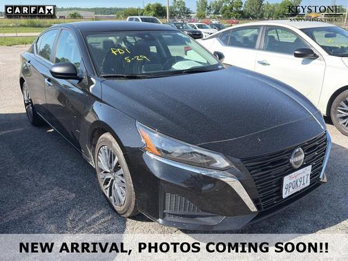 Super Black 2025 Nissan Altima SV FWD