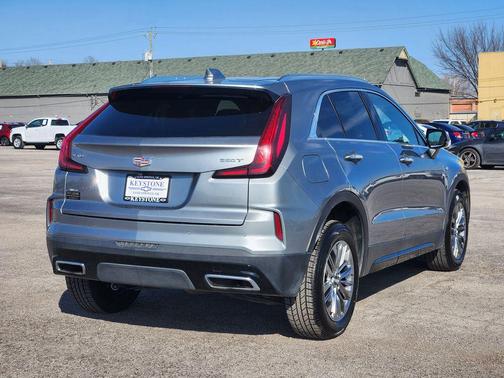 2024 Cadillac XT4 Premium Luxury