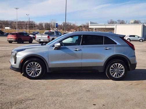 2024 Cadillac XT4 Premium Luxury