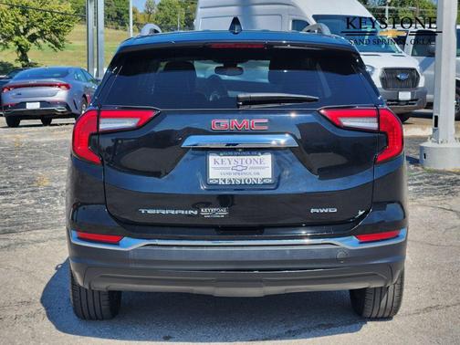 2024 GMC Terrain SLT