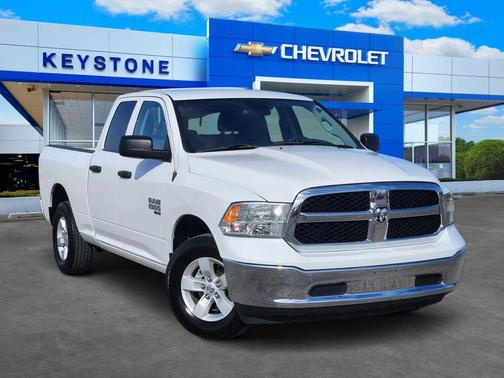 Bright White Clearcoat 2024 RAM 1500 Classic SLT