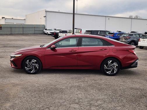 2024 Hyundai ELANTRA Limited
