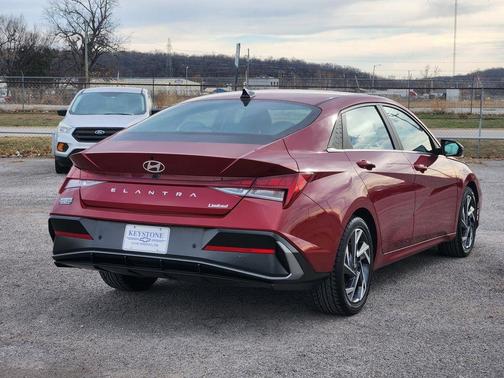 2024 Hyundai ELANTRA Limited