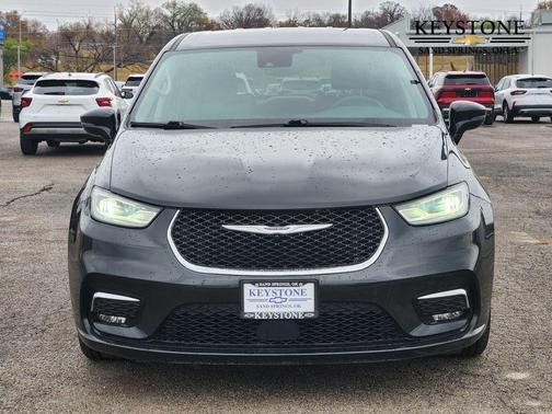 2022 Chrysler Pacifica Hybrid Touring L