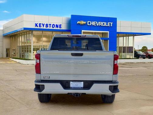 White Sands 2026 Chevrolet Silverado 1500 Custom