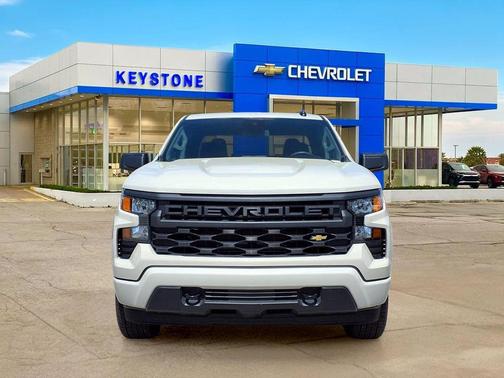 White Sands 2026 Chevrolet Silverado 1500 Custom