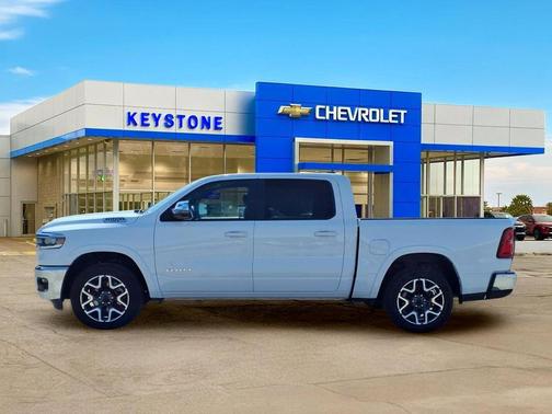 Bright White Clearcoat 2025 RAM 1500 Laramie