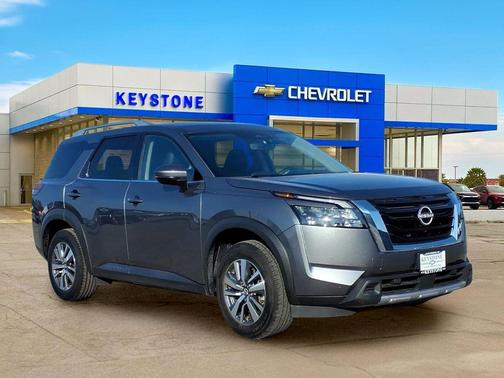 Gun Metallic 2025 Nissan Pathfinder SL FWD